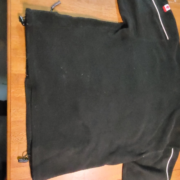 Zip up Canada Sweater - Picture 4 of 6